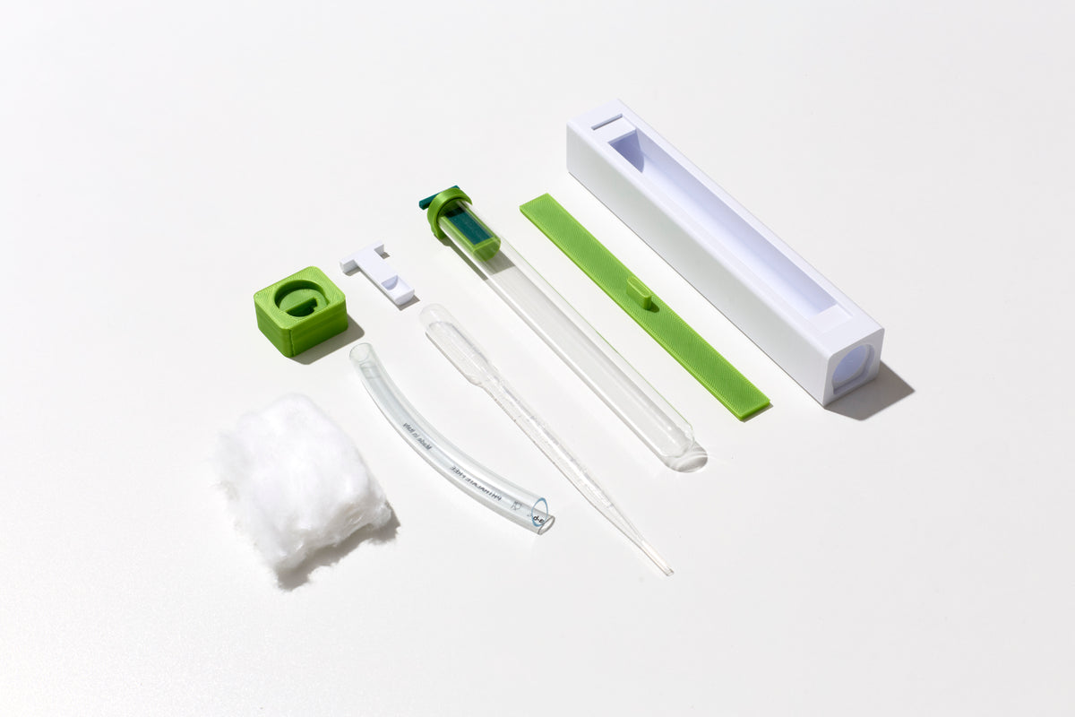 Contenu du Kit Start'Ant : feeder, tube, tuyau, outil de transfert et pipette